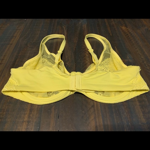 Victoria’s Secret Body unlined Demi - Picture 3 of 4